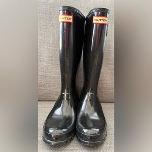 Hunter Original Tall Gloss Rain Boots 
Waterproof   Black  Size 6  Kids/Women